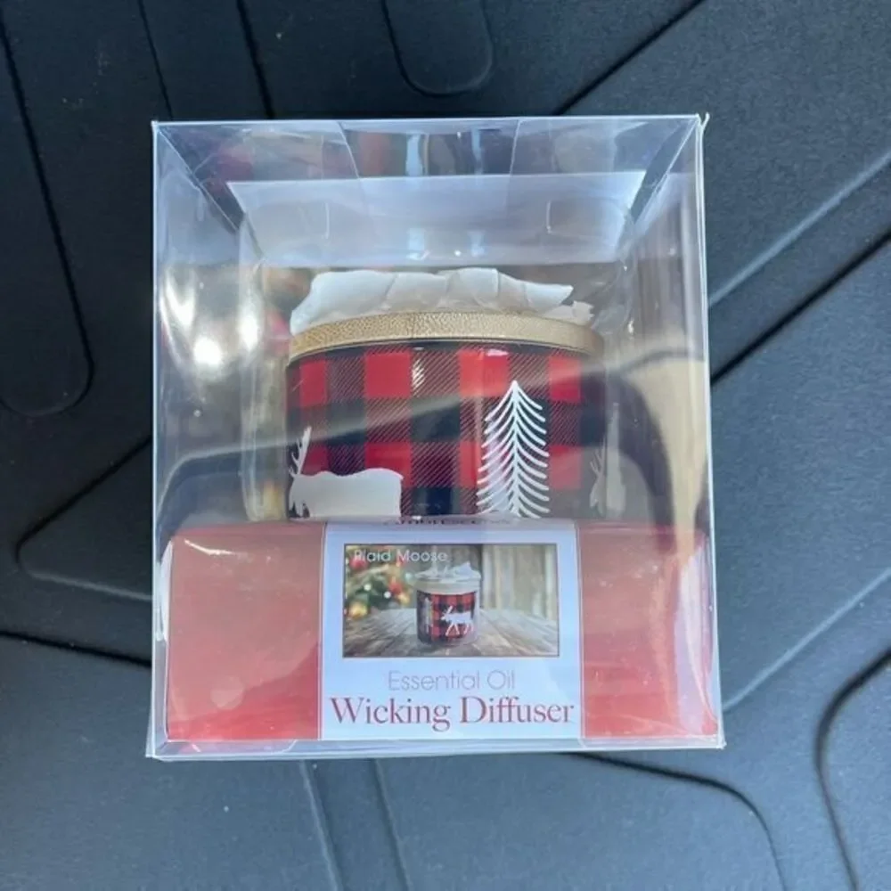 NWT AmbiEscents Essential Oil Wicking Diffuser‎